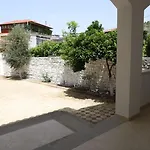 Nuk Eshte